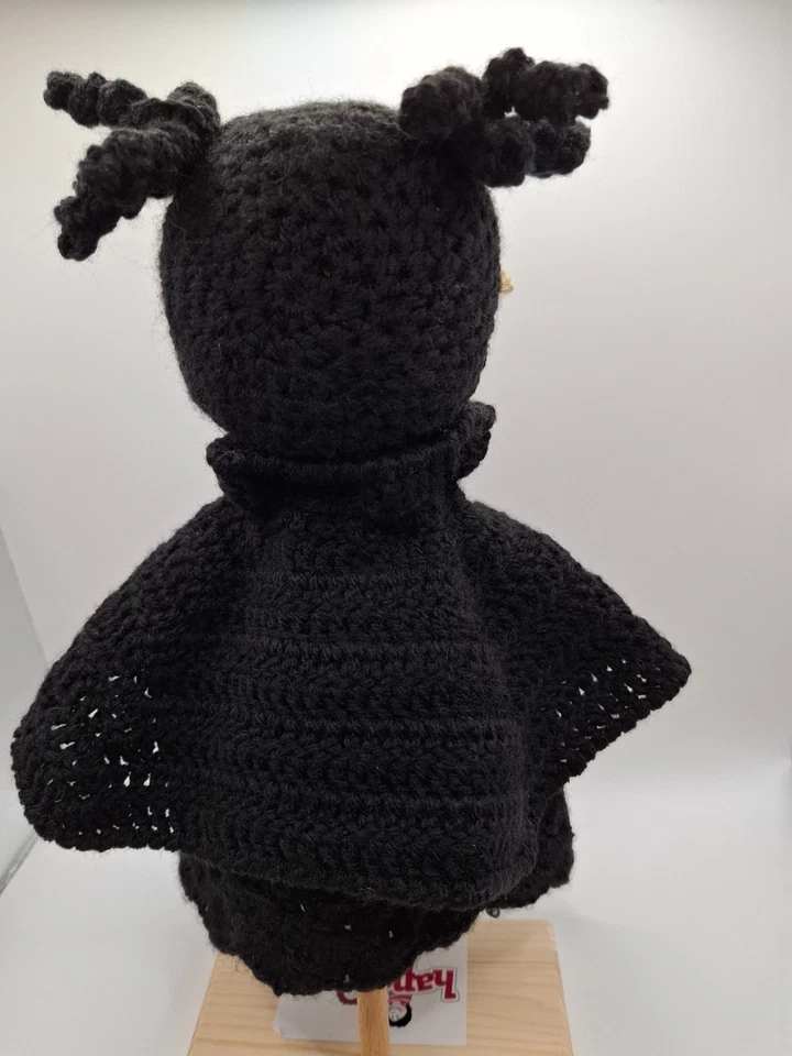 Vampir Mädchen, Handpuppe, Künstlerpuppe, Amigurumi Handarbeit Spielzeug Puppen - Bild 4 von 4