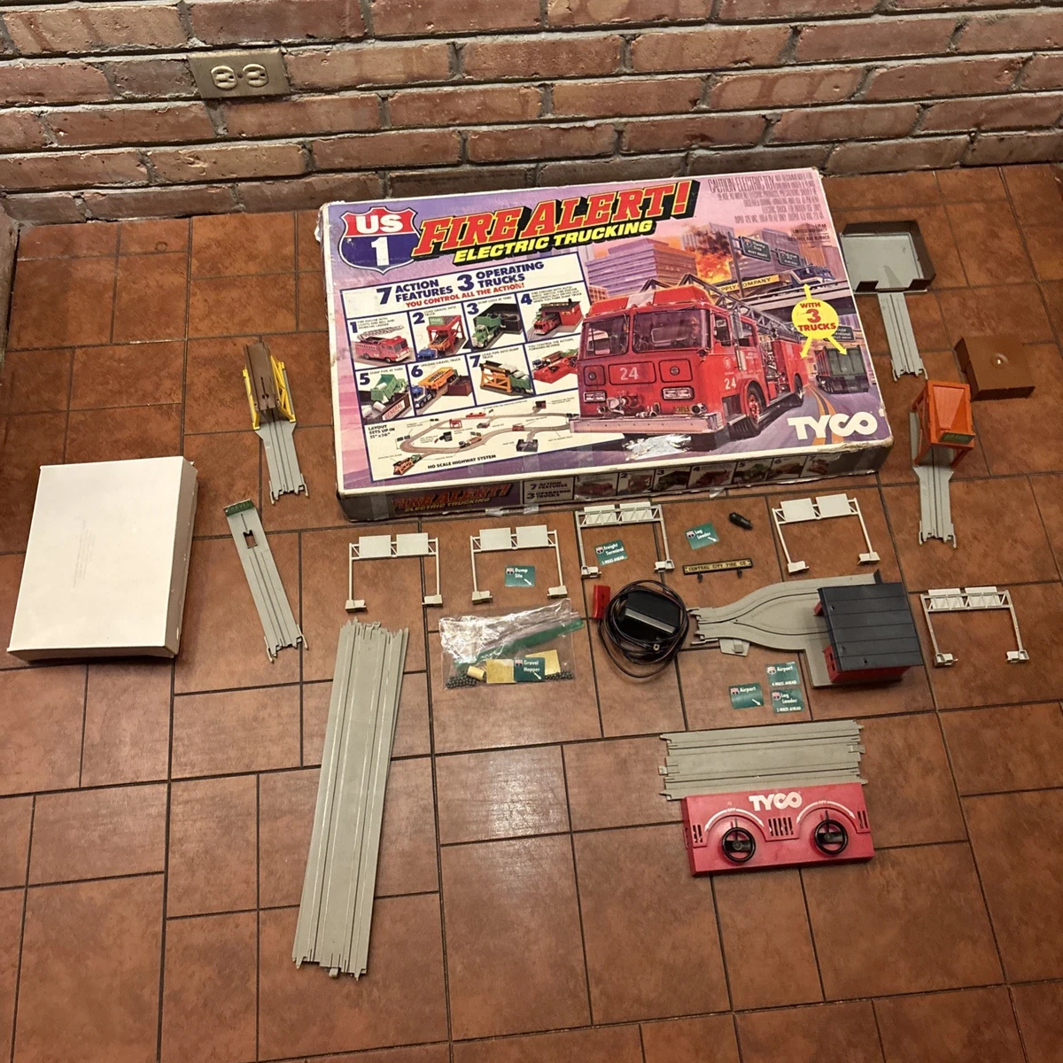 Voiture De Pompier TYCO Slotcar 3911 HO - Échelle, Lumière, Cloche Vintage 1983