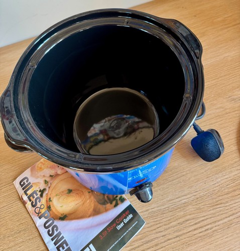 Giles & Posner 3.5 L Blue Slow Cooker Removable Ceramic Pot & Glass Lid - Picture 4 of 10