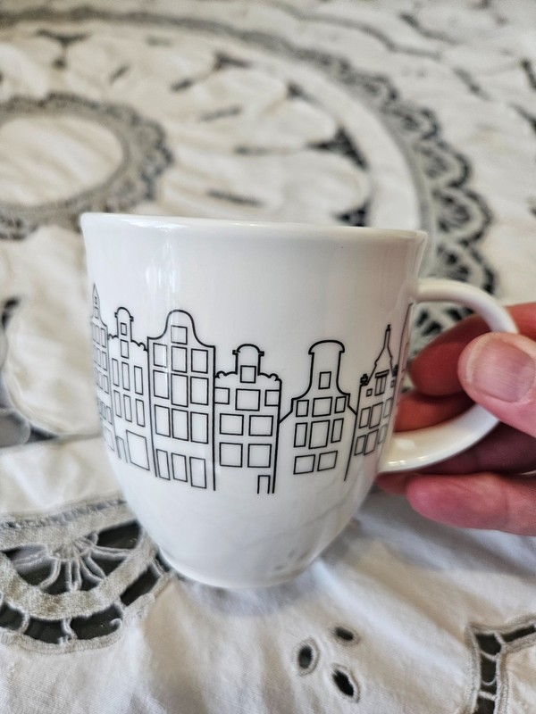 1 Villeroy & Boch Amsterdan Street Scene Houses Cup Made in Germany Porcelain