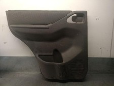Porte arrière et accessoires Nissan PATHFINDER