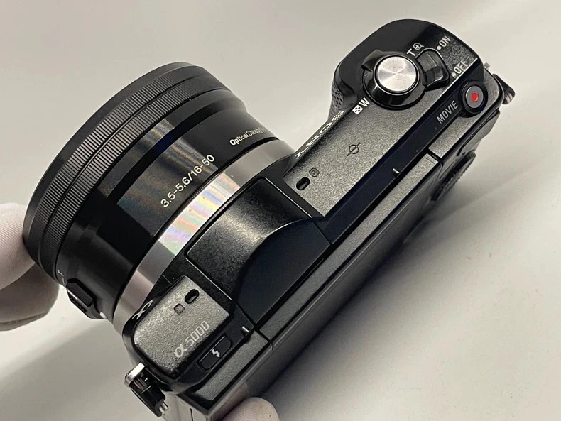 Sony Alpha a5000 20.1 MP Flip Screen Mirrorless Digital Camera with 16-50mm Lens - Image 4 of 4