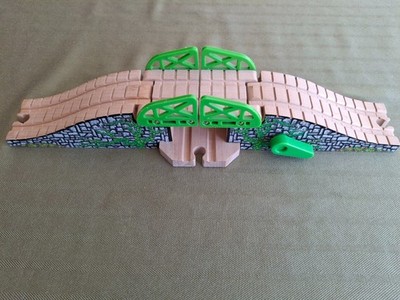 Thomas the Train Wooden Railway Drawbridge 16'' with Ramps, Works