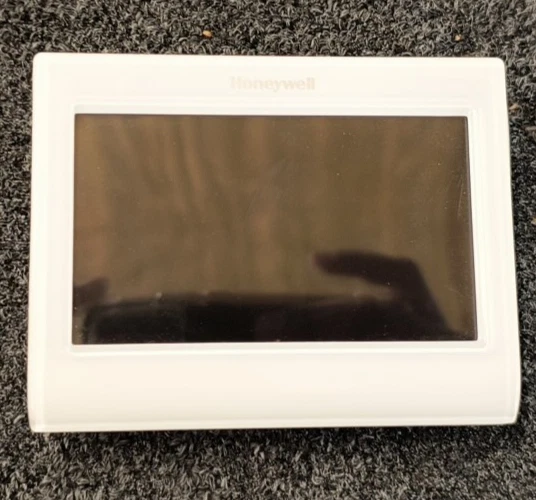 Honeywell Wi-Fi 9000 Thermostat TH9320WF5003 No Backplate - Used , B2