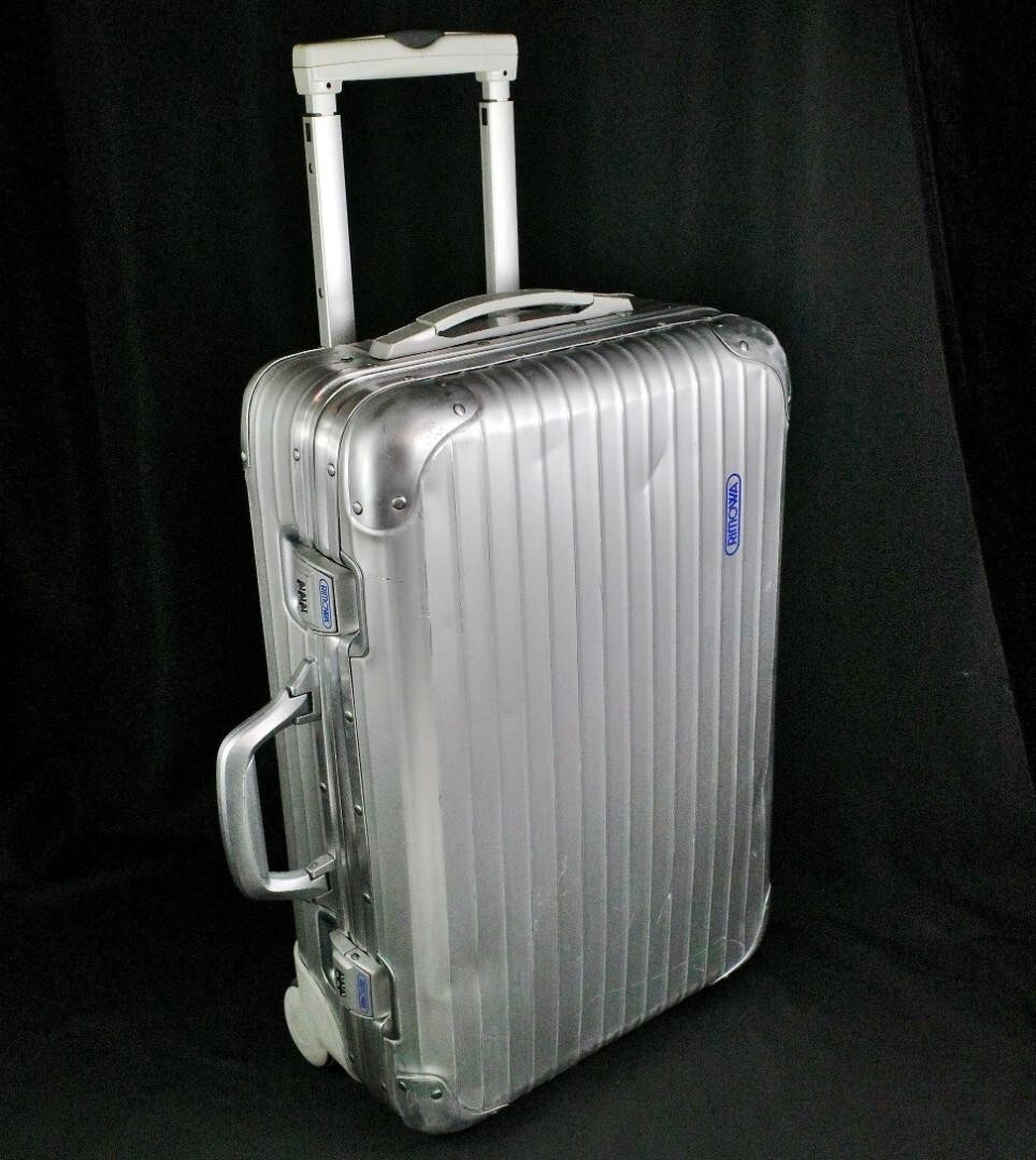 Rimowa Topaz 32L Silver 2-wheels Carry Case Suitcase 929.55 Rimowa Topaz 32L Silver 2-wheels Carry Case Suitcase 929.55