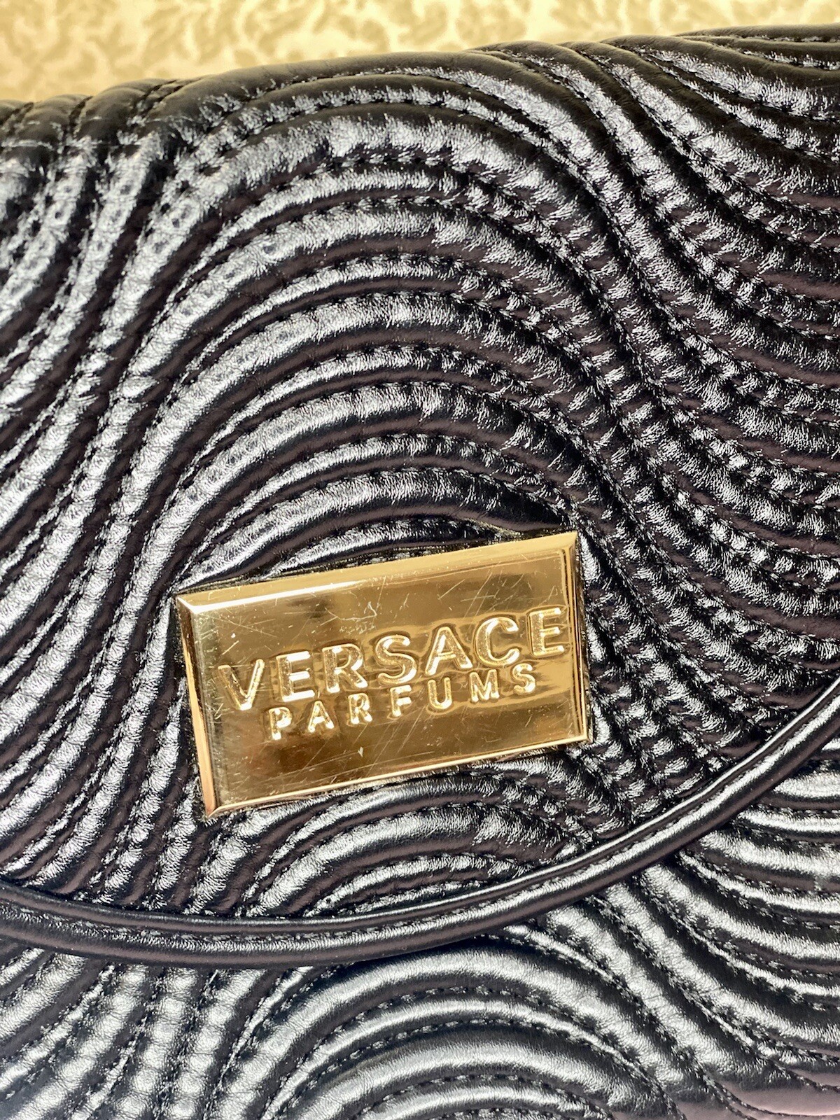 Versace Parfums Women's Black Swirl Pattern Wristlet … Gem