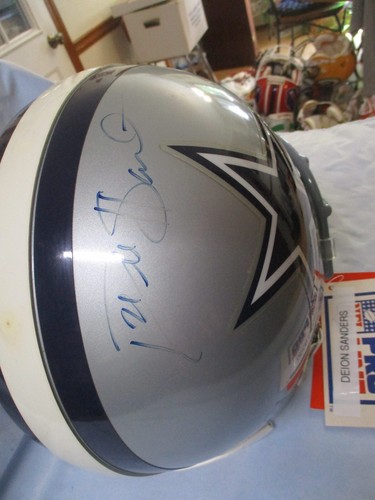 CASCO DE FUTBOL TAMAÑO COMPLETO AUTOGRAFIADO POR DEION SANDERS - Imagen 2 de 7