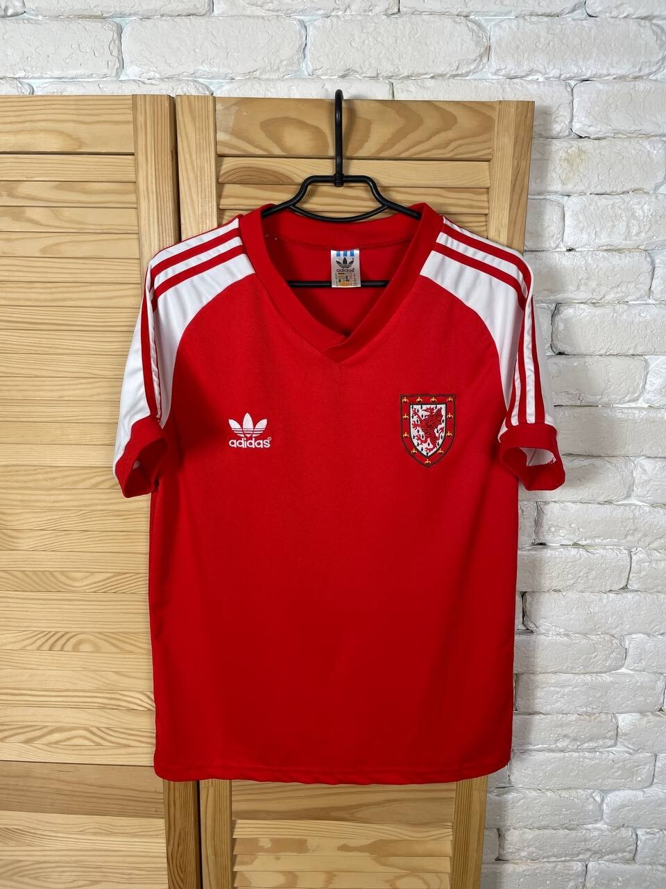 WALES JERSEY REMAKE RETRO REPLICAS FOOTBALL SHIRT 1980 - 1984 ADIDAS MEN sz M