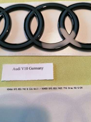 Original Audi A3 (8Y) Sportback Ringe Logo Black Edition Emblem Blackline weiß - Afbeelding 2 van 6