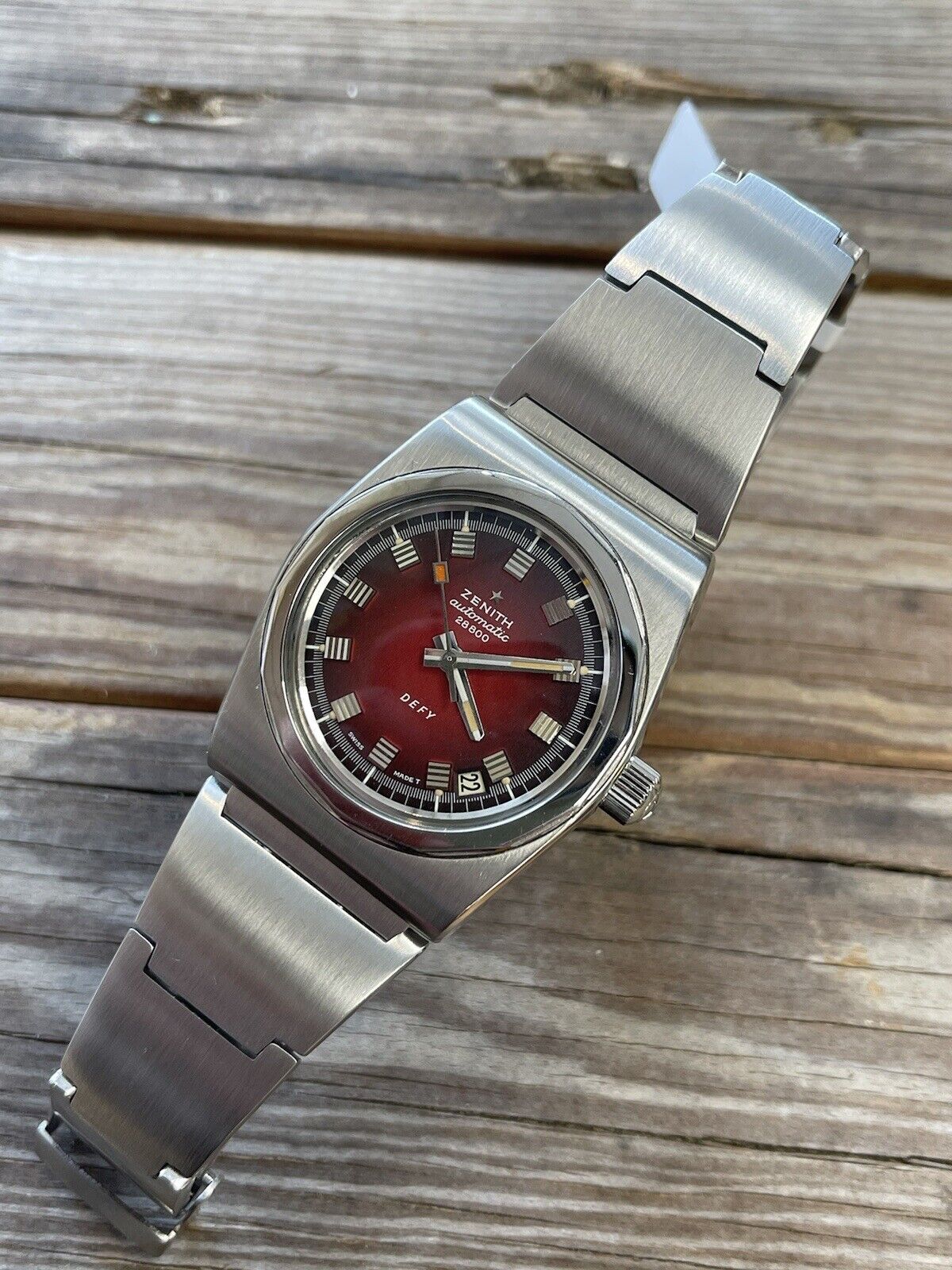 Zenith Defy Red Men's Watch - A-7682 for sale online | eBay Zenith Defy Red Men's Watch - A-7682 for sale online | eBay