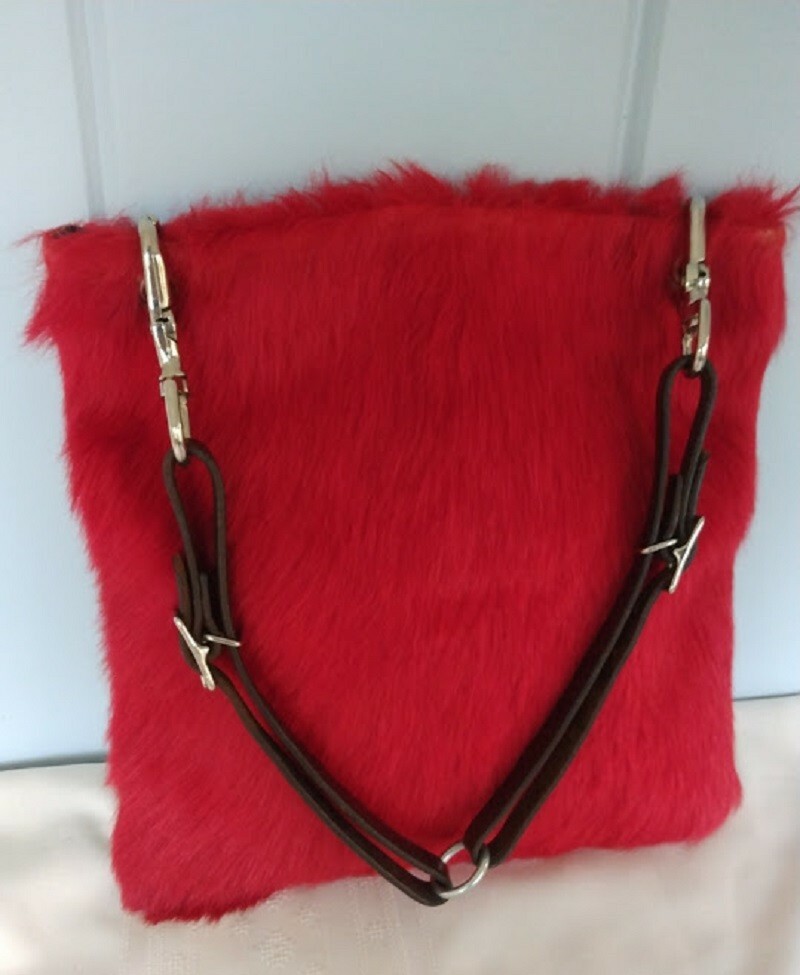 Borsa a tracolla KurtMen design vintage strass cristallo croce rossa pony pelliccia