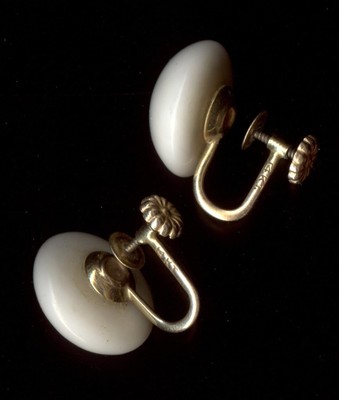 14K 5,56 Gramm massives Gelbgold rundes weißes Porzellan Schraubverschluss Ohrringe Sj