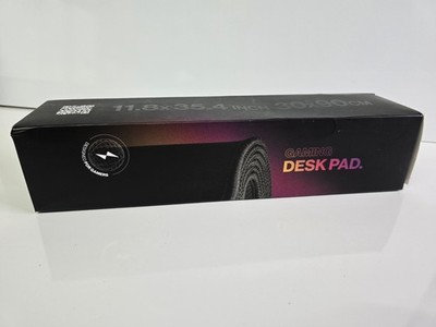Delta Hub Gaming Schreibtischunterlage Größe Small 30x90cm Neu Open Box einige Regalspuren zum Karton