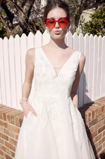 New Davids Bridal Wedding Dress Lace Soft White Size 4 Tea-Length Plunging