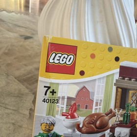 LEGO Seasonal: Thanksgiving Feast (40123) Dented Box