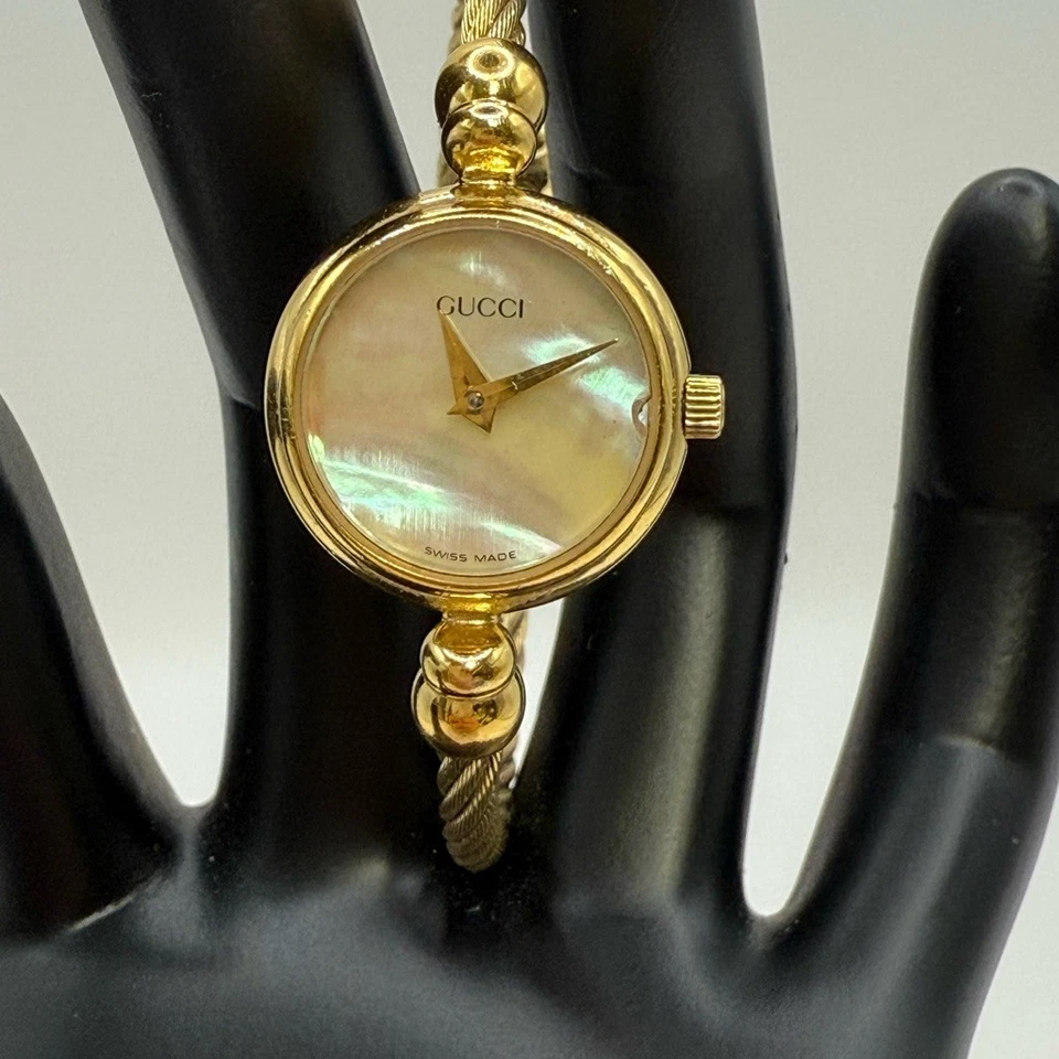 Gucci Women's Gold Mother of Pearls and Cable Bracelet Watch - Image 3 of 4