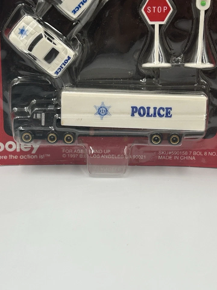 NUEVO LOTE DE 2 MICRO RUEDAS BOLEY JUEGO DE 7 PIEZAS - ESTACIÓN DE BOMBEROS/ESTACIÓN DE POLICÍA Foto 4 de 4