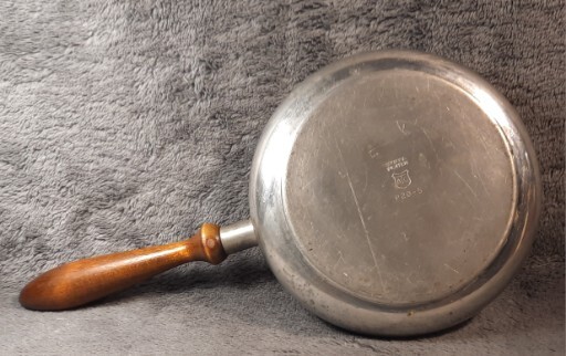 Vintage Stieff Pewter Silent Butler with Wood Handle 5"×10" Small P20-5