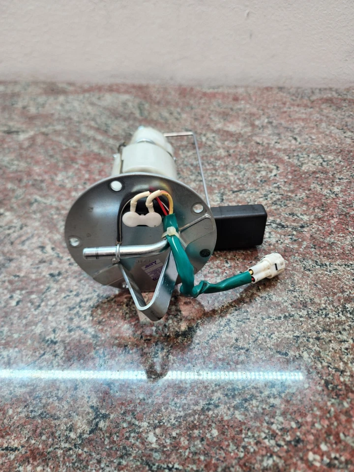 Conjunto de bomba de combustible Suzuki Hayabusa 2013-2019 OEM 15100-15H10 Foto 2 de 4