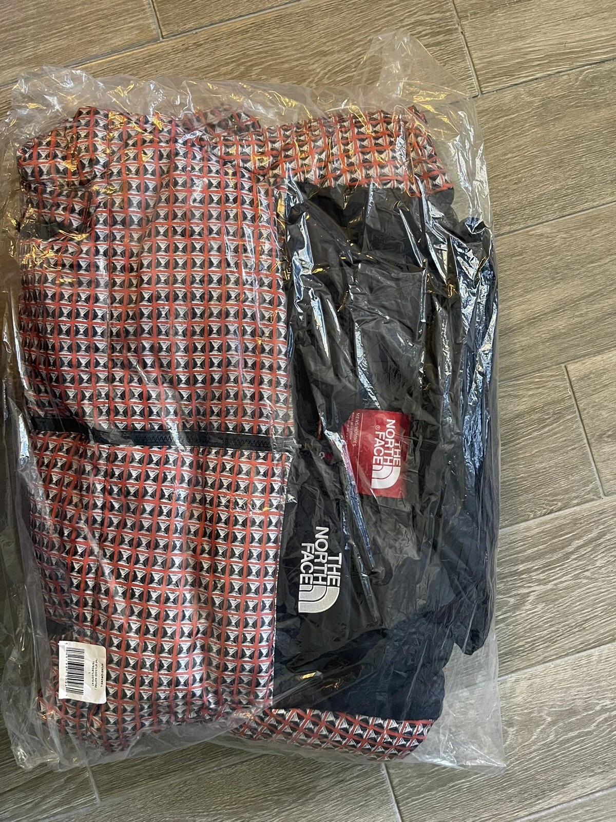 Supreme x The North Face   Printemps 2021   Veste cloutée Nuptse Taille L   ROUGE