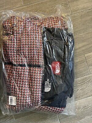 Supreme x The North Face - Spring 2021 - Studded Nuptse Supreme x The North Face - Spring 2021 - Studded Nuptse
