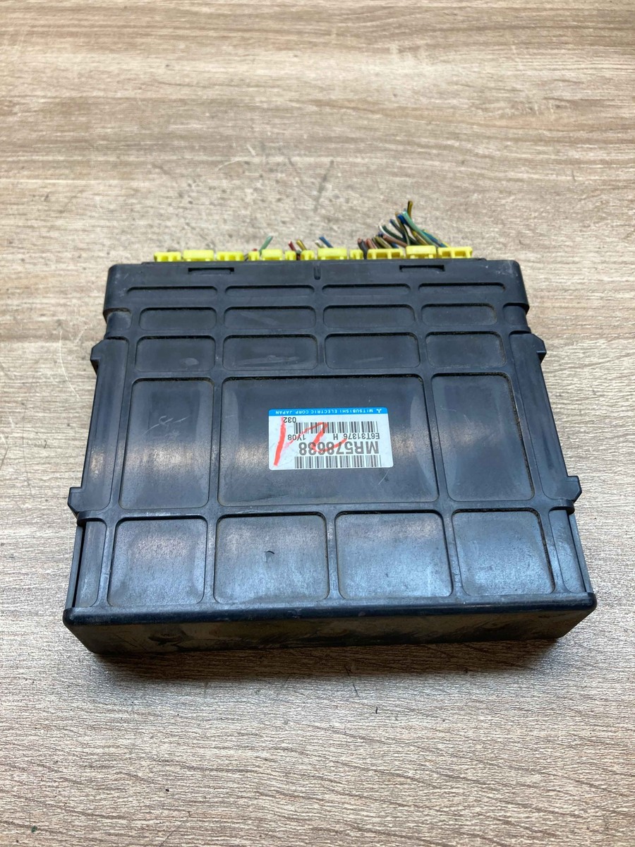 MR578638 E6T31376H Mitsubishi Colt Motor ECU Engine Module Unit OE 