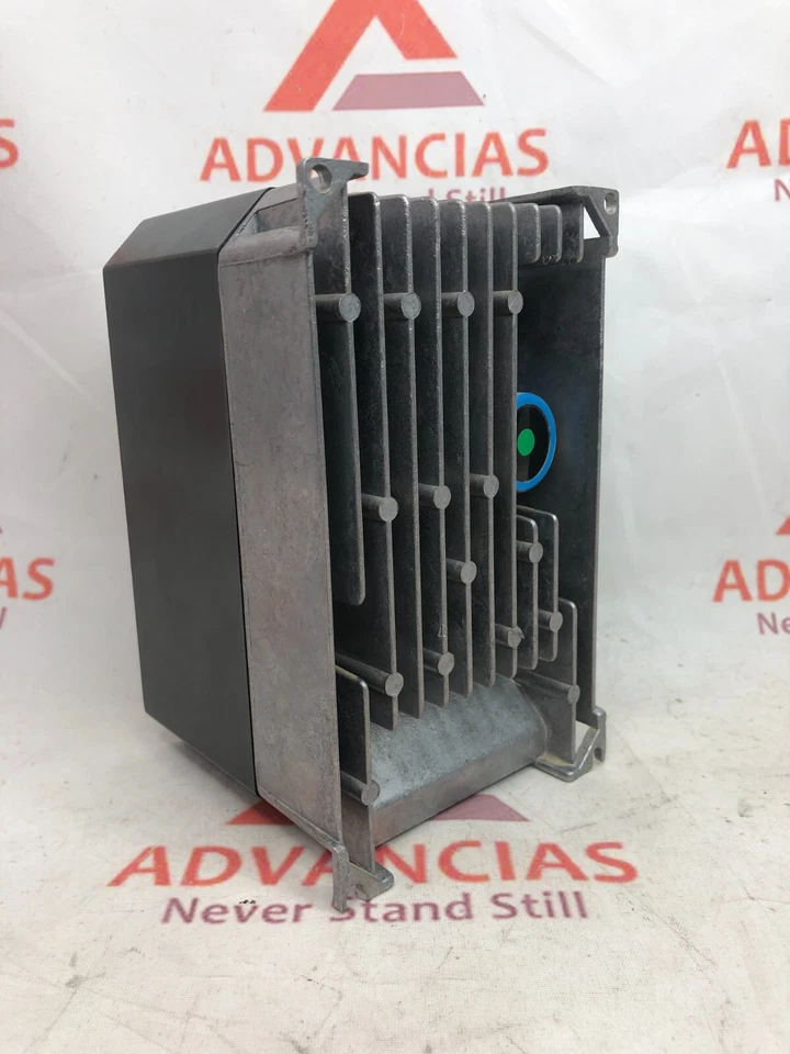 Inversor de frecuencia compacto Nord, SK370/1FNC 77003710/96, usado. Foto 4 de 4