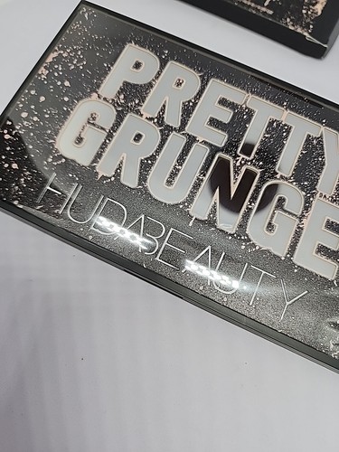 AUTHENTIC Huda Beauty Pretty Grunge Eyeshadow Palette NIB W/Lipstick Provocateur - Picture 3 of 6