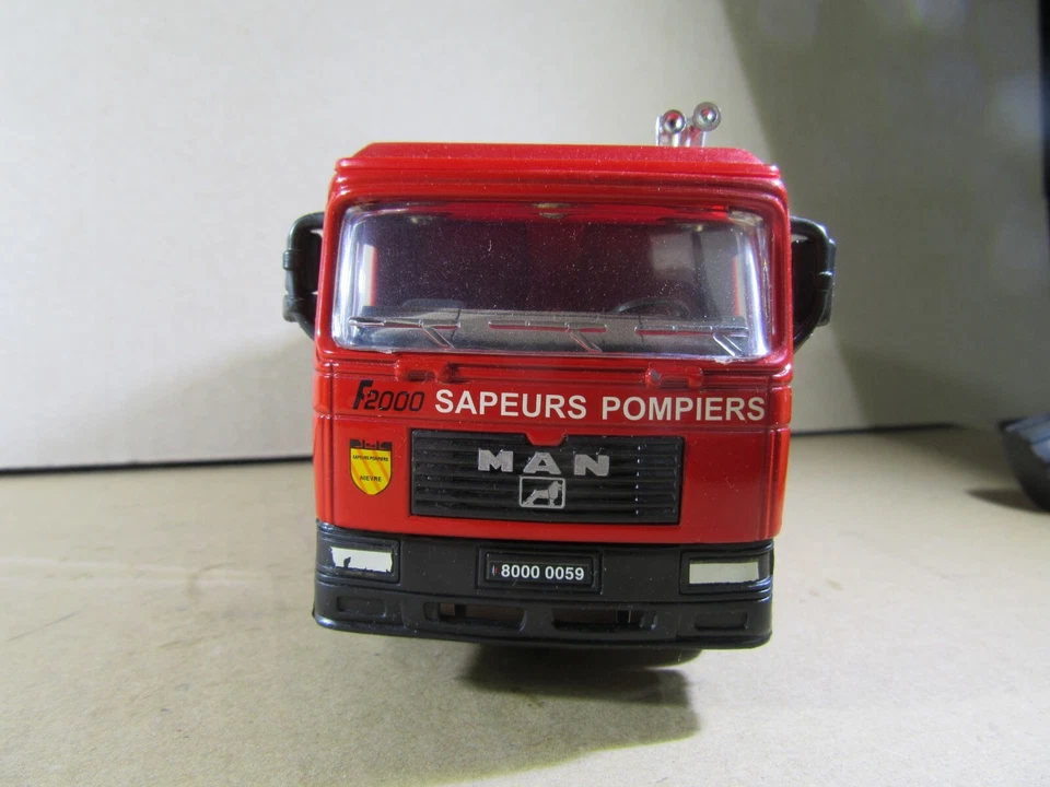 478W New-Ray Cold Processed Man F2000 Vigili Del Fuoco Truck - Firefighters 1:43 - Image 2 of 4