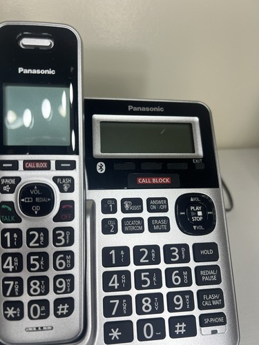3x Panasonic KX-TGF970 Phone Handsets 2x PNLC1084 Charging Base & KX-TGF970 - Zdjęcie 5 z 14