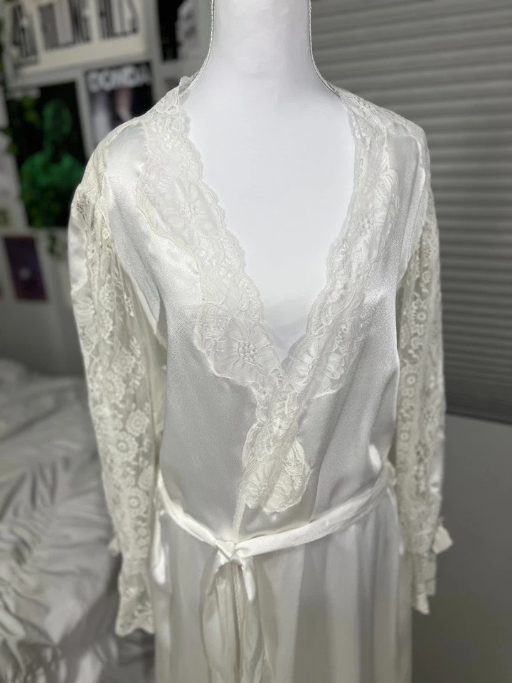 Vintage Christian Dior Bridal Robe White Lace Satin Lingerie Large USA Saks - Image 2 of 4