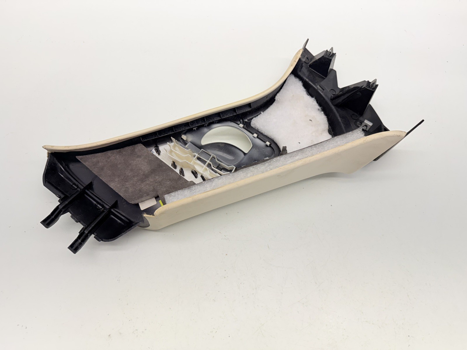 2016-2020 Bentley Bentayga Right C Pillar Upper Trim Cover Panel 36A867288A