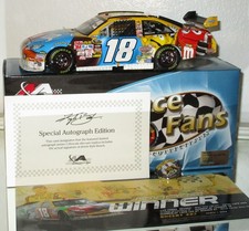 2009 KYLE BUSCH 18 M M'S LAS VEGAS WIN AUTOGRAPHED CAR 650/902 RFO W/FACTORYCOA