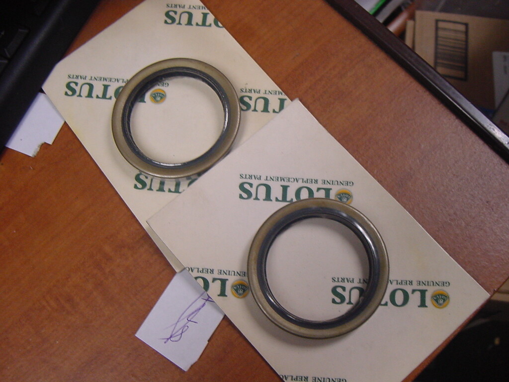 NOS Lotus 1 Inner + 1 Outer Front Hub Bearings + 2 Grease Seals Lotus Excel