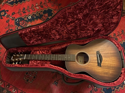 Taylor GS Mini Acoustic Electric in Koa Wood, W/ Case, Excellent Condition - Picture 12 of 13