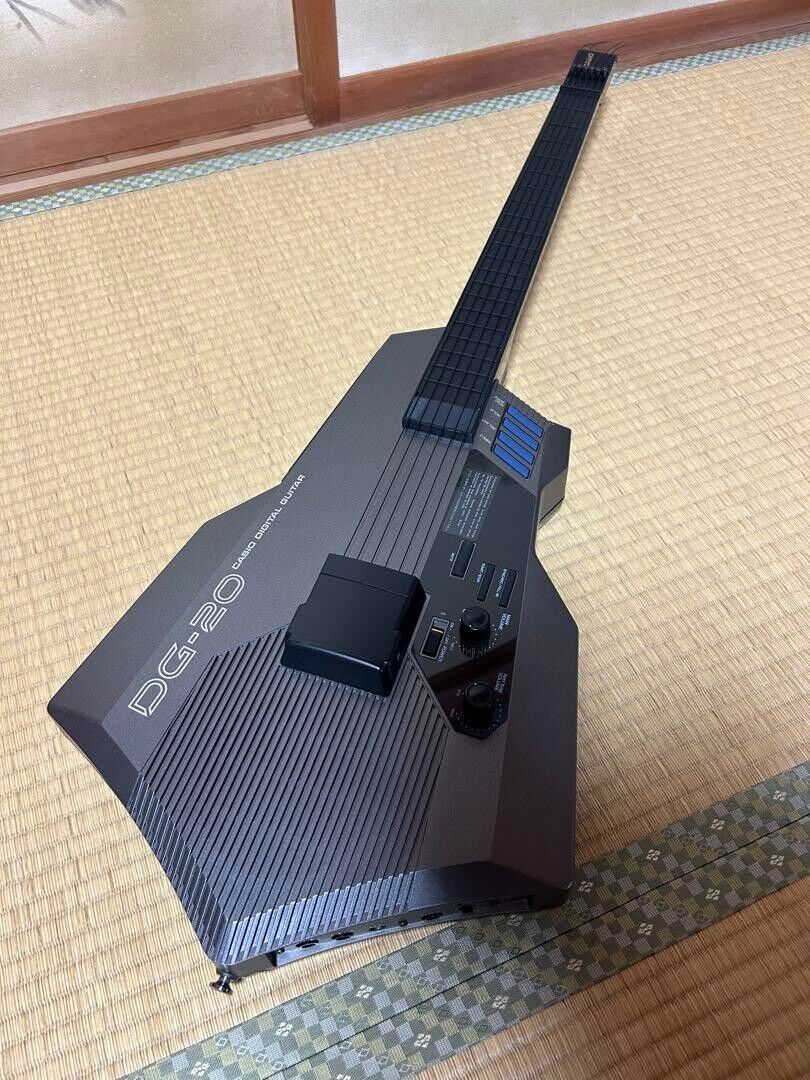 CASIO DG-20 Digital Electric Guitar Synthesizer - Unique CASIO DG-20 Digital Electric Guitar Synthesizer - Unique