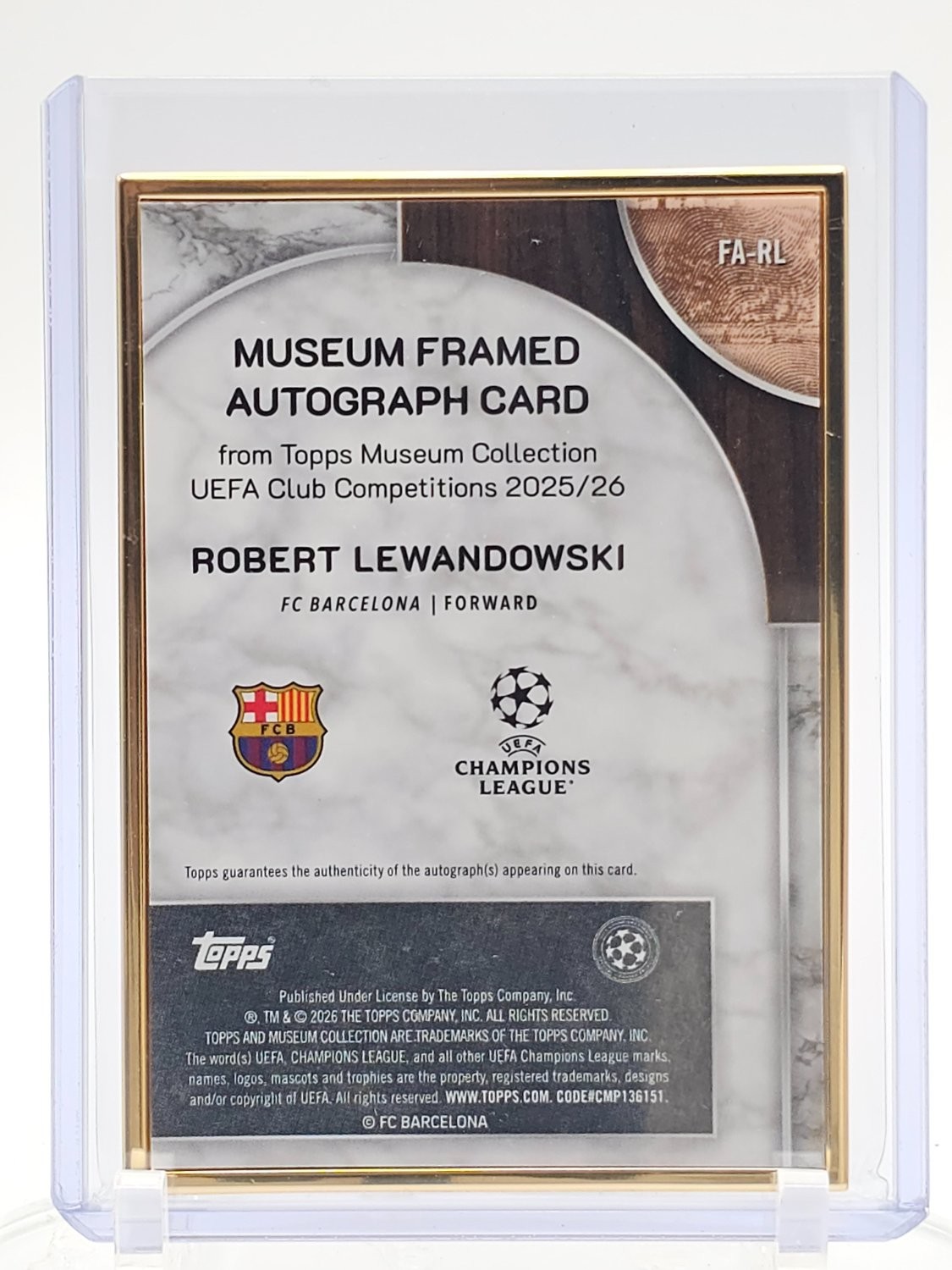 ROBERT LEWANDOWSKI 2025-26 TOPPS UEFA CLUB MUSEUM FRAMED AUTO EMERALD 1/1 Q2754 view 2