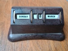 VINTAGE ART DECO STRATTON BAKELITE PERPETUAL DESK CALENDAR MADE IN ENGLAND