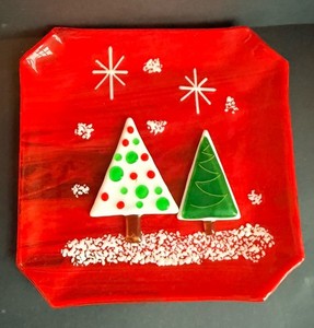 CHARMING! Fused Glass Christmas Tree Holiday Plate, Red, Green, & White