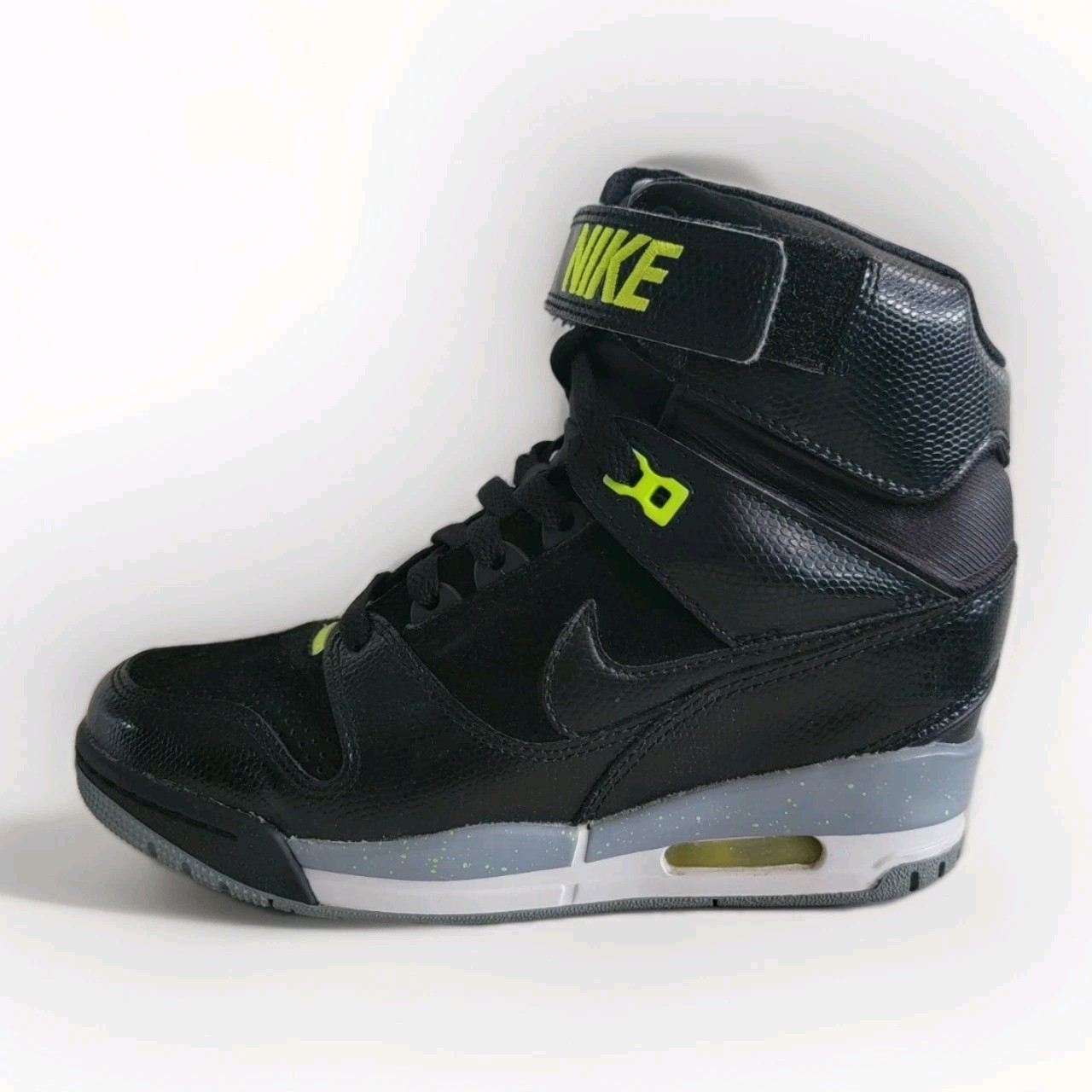 NIKE AIR REVOLUTION SKY HI WEDGE SIZE UK 4.5 EUR 38 (599410 012) *