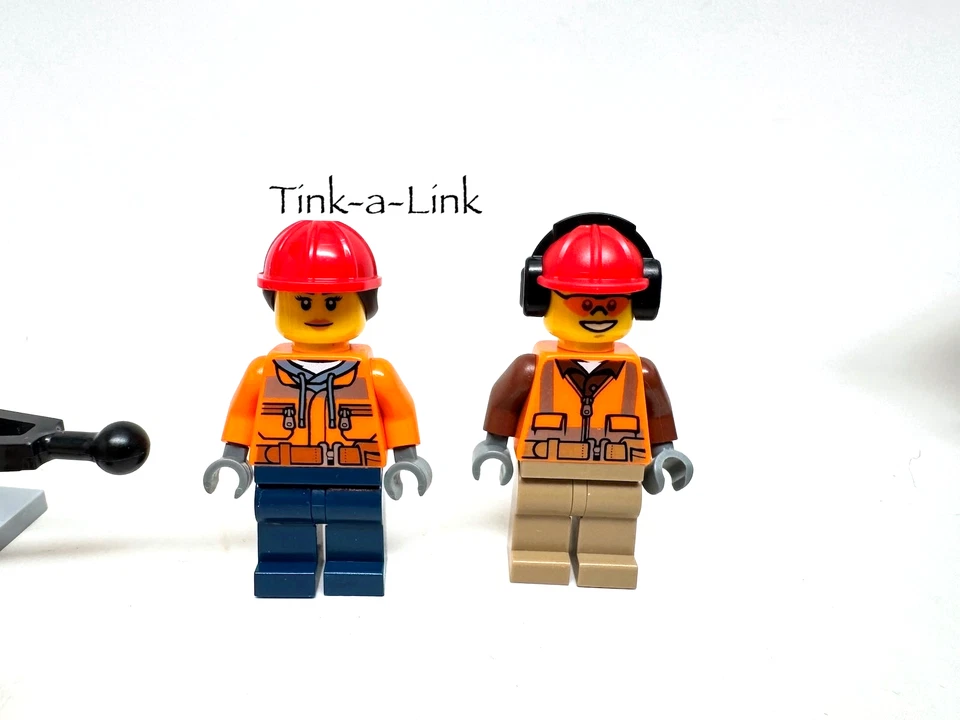 LEGO 60152 Street Sweeper & Excavator City Set Complete with Manuals w/Trailer - Image 3 of 4