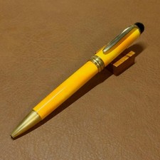 Discontinued item Pentel Lancelot 5 Lancelot 5 Ballpoint Pen Yellow