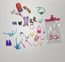 Barbie Accessories Mixed Lot Shoes Purses Glasses Necklaces Pets W/carrier