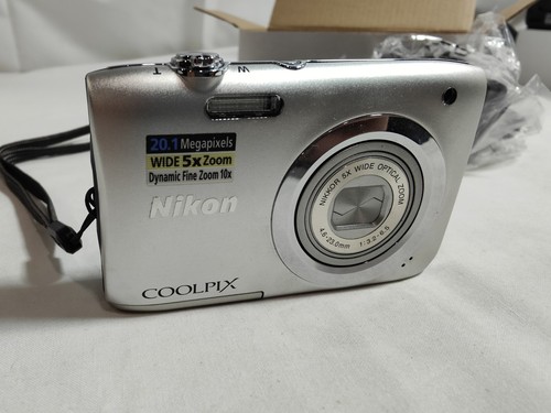 Nikon Coolpix A100 Champagne Silver Compact Digital Camera TESTED & WORKING - Picture 8 of 9