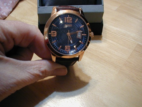 OROLOGIO GUESS UOMO NUOVO CON SCATOLA W0494G2 CINTURINO PELLE MARRONE IMPERMEABILE CON DATA - Foto 3 di 9