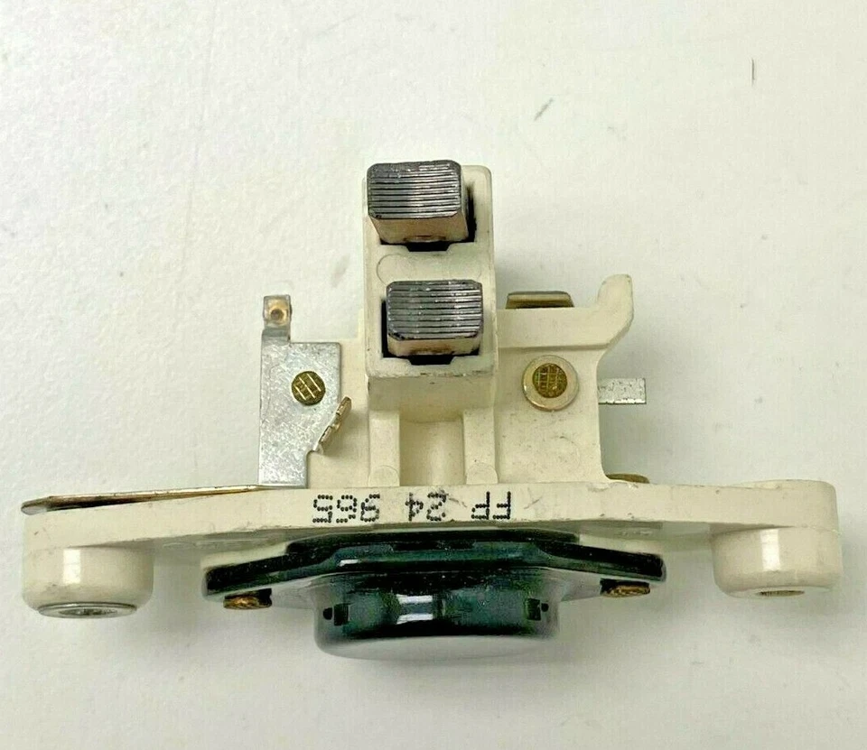 BOSCH 197311027 NUEVO Regulador de Voltaje Foto 2 de 4