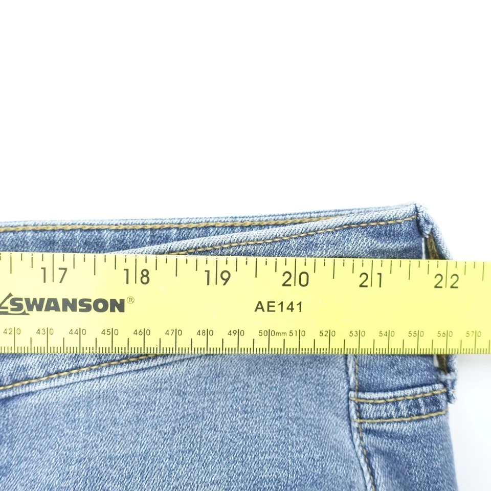 Pantalones de mezclilla Universal Thread para mujer 22 W azul tiro alto desgastados dobladillo deshilachado recortados Foto 4 de 4