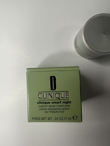 Boxed! Clinique Smart Night Custom Repair Moisturizer Cream 0.24 oz/7 ml - Picture 4 of 8