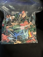 Huge Lot Vintage Plastic Army Military Men Signs Guns Accessories Zombies Heros