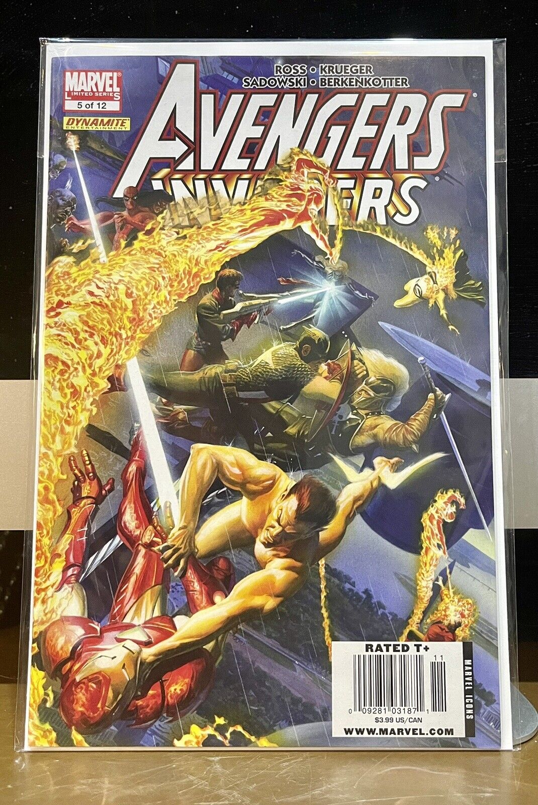 Avengers Invaders #5 NEWSSTAND - Rare HTF (Marvel Comics 2008)